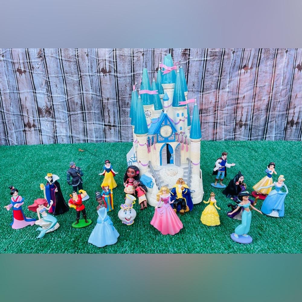 Disney Magical Castle Playset with Figures - Blue and Pink